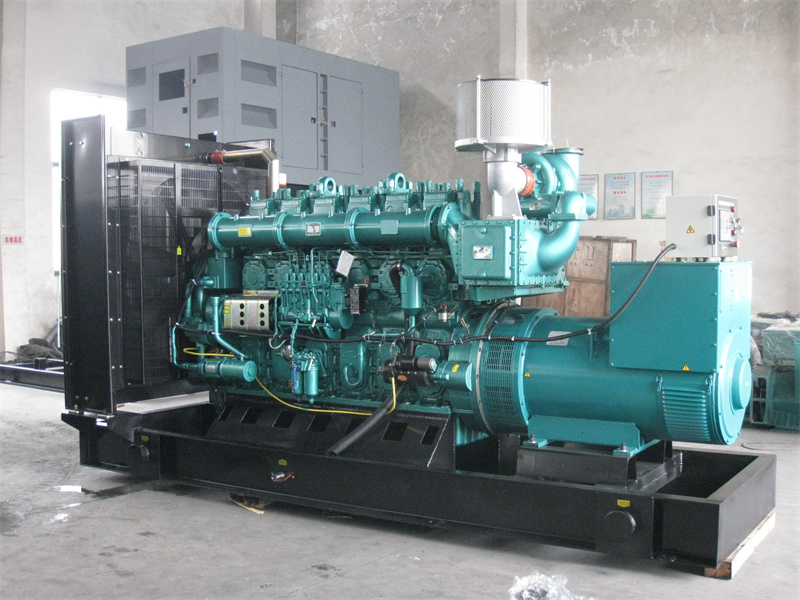 潮州200KW 柴油发电机的油耗是多少？