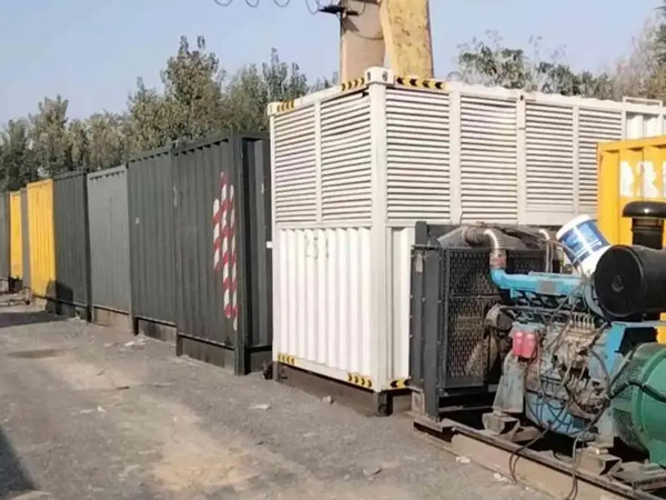 潮州200KW柴油发电机机组每小时油耗是多少？